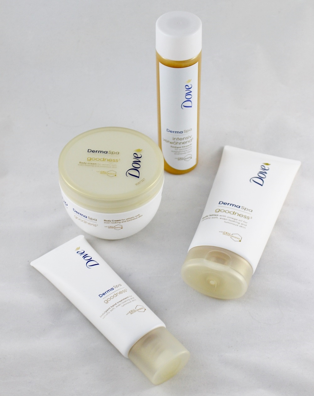 Dove DermaSpa Goodness